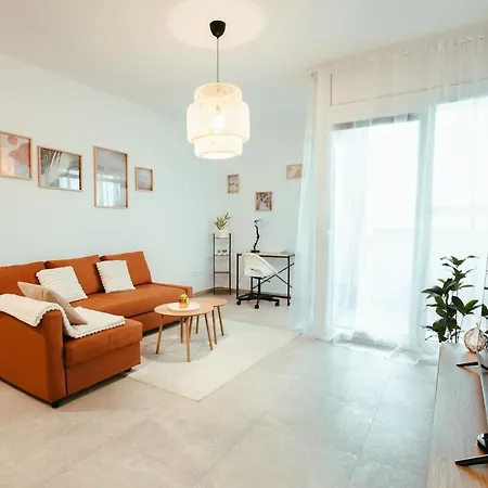 شقة Bright With Balcony And Free Parking